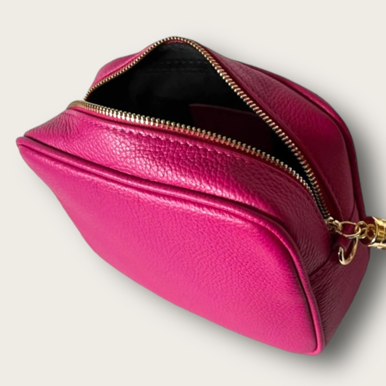 LOLA MAGENTA tassle bag